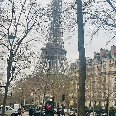 Charmante Place A Deux Pas De La Tour Eiffel * Париж